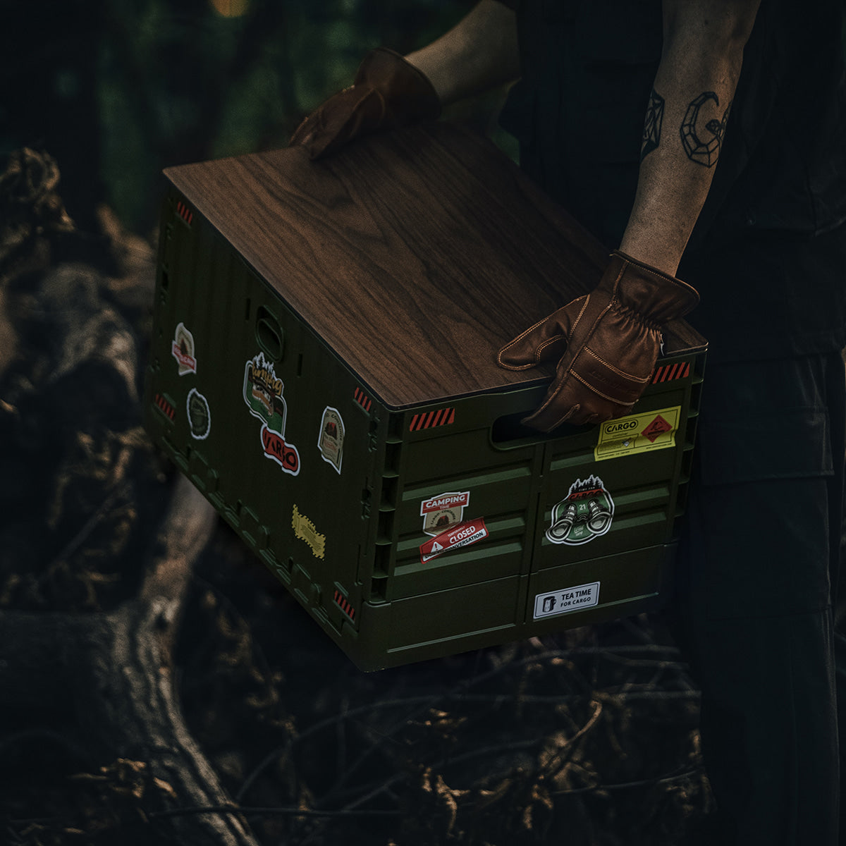 SIGNATURE FOLDING BOX – CARGO CONTAINER