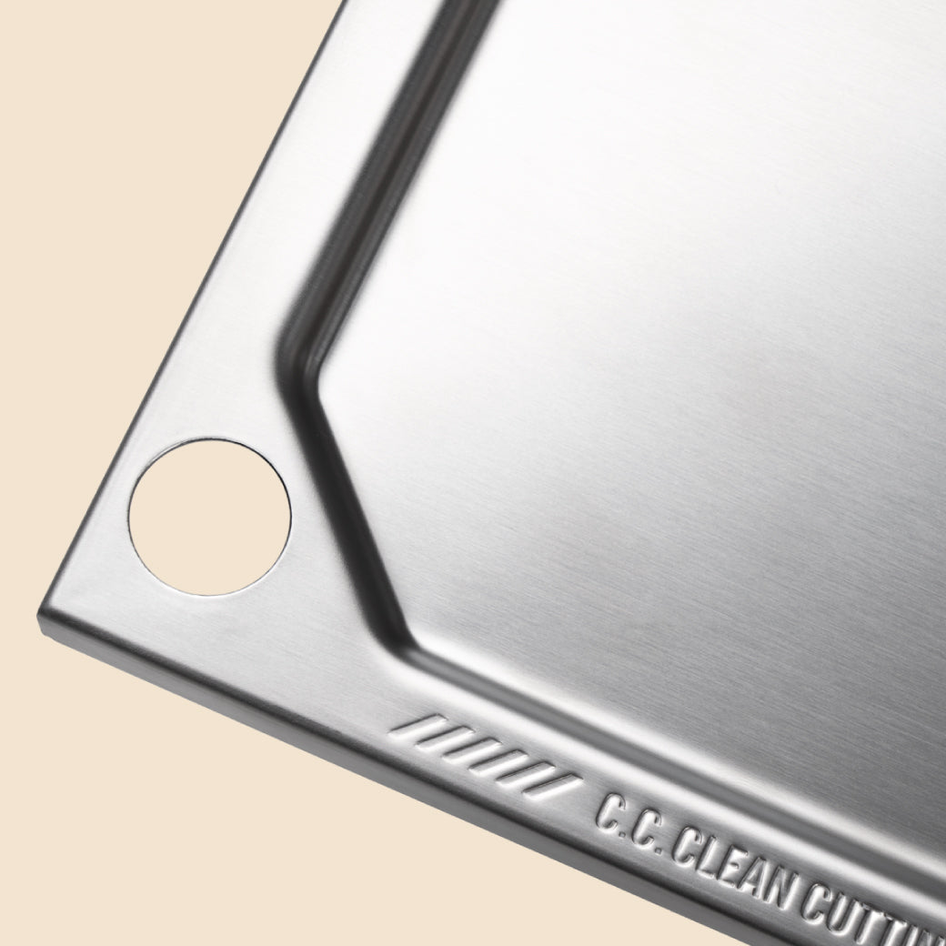 CLEAN CUTTING BOARD