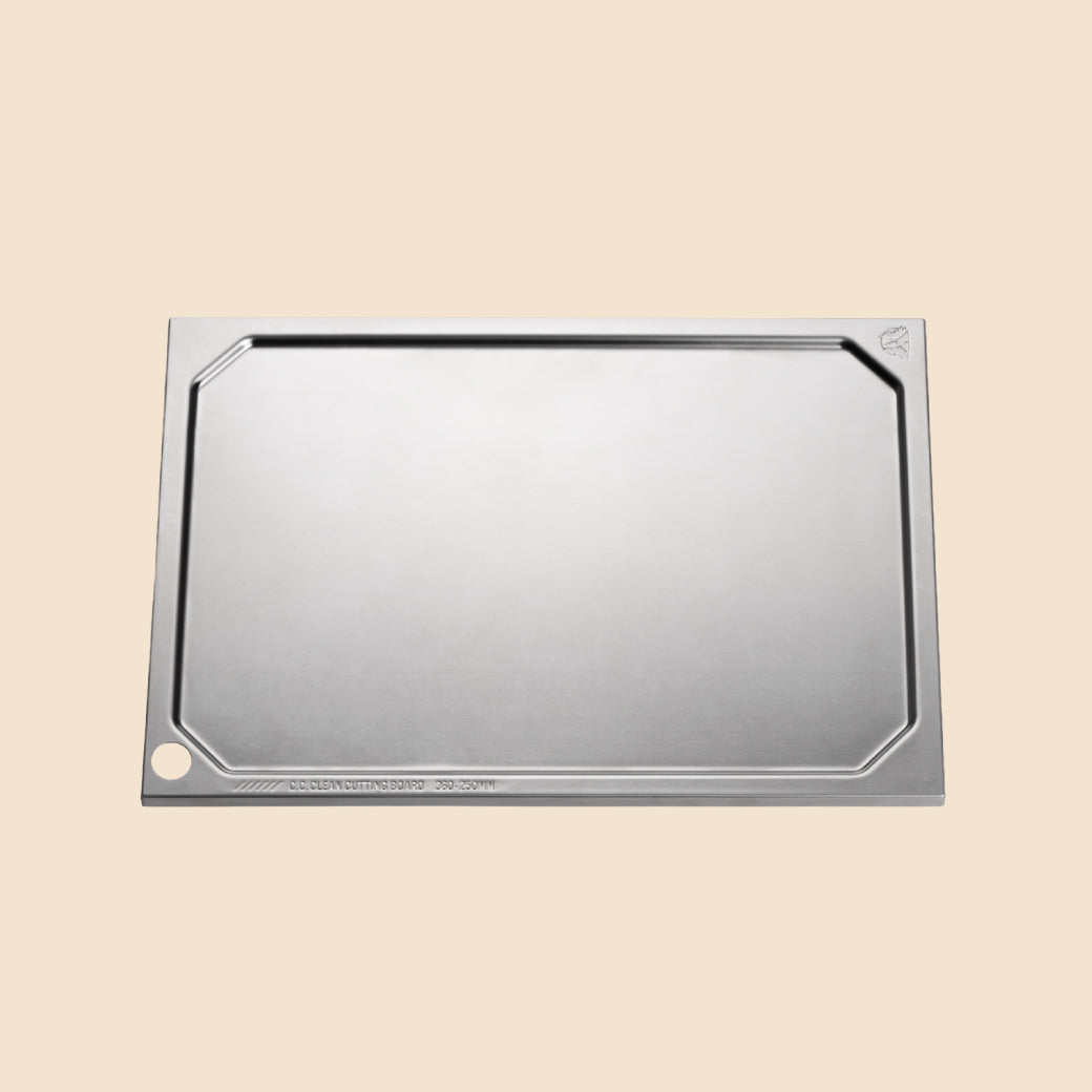 CLEAN CUTTING BOARD