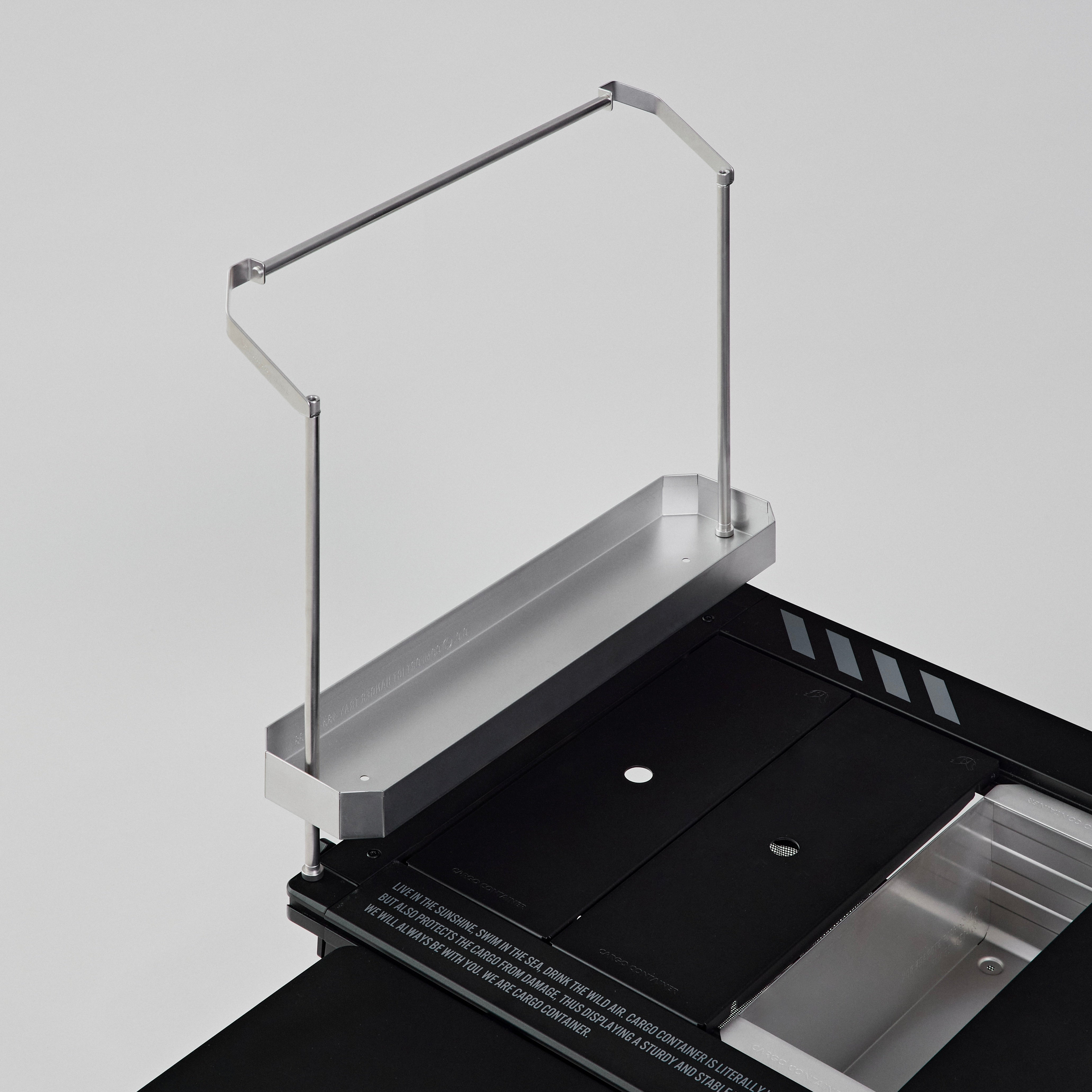 SOLID HANGER – CARGO CONTAINER